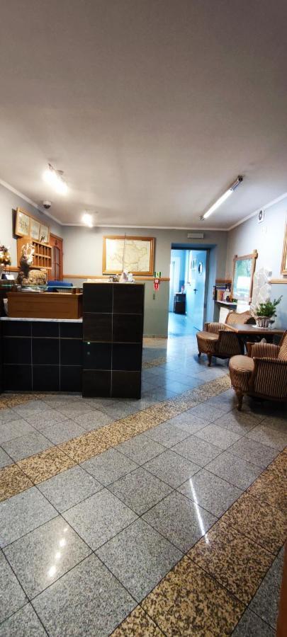 Hotel Stary Mlyn Żory Esterno foto